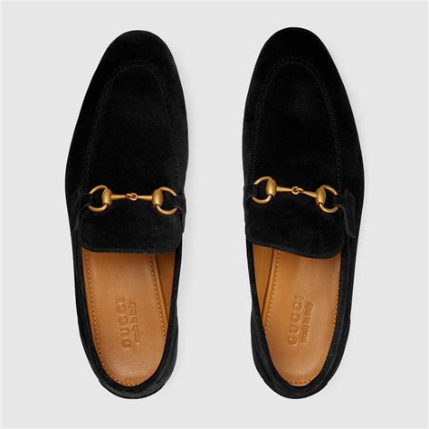 Mocassins Gucci Jordaan pour homme en daim noir.